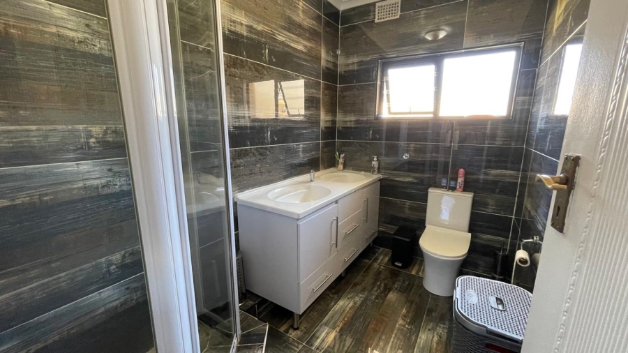 3 Bedroom Property for Sale in Beacon Bay North Eastern Cape